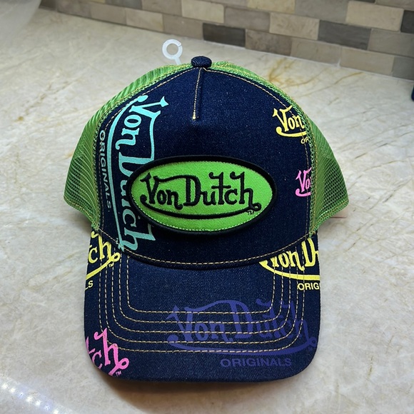 Von Dutch Accessories - VON DUTCH NEVER WORN EITH TAGS TRUCKER HAT